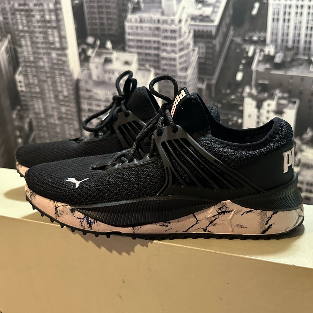 Puma Pacer 23 Running Shoe, EUC